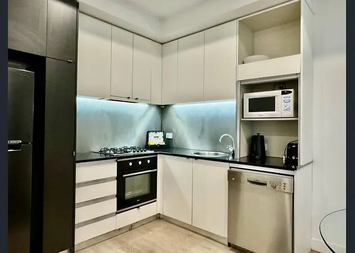 2 Bdr Apartment On Collins St, Melbourne City