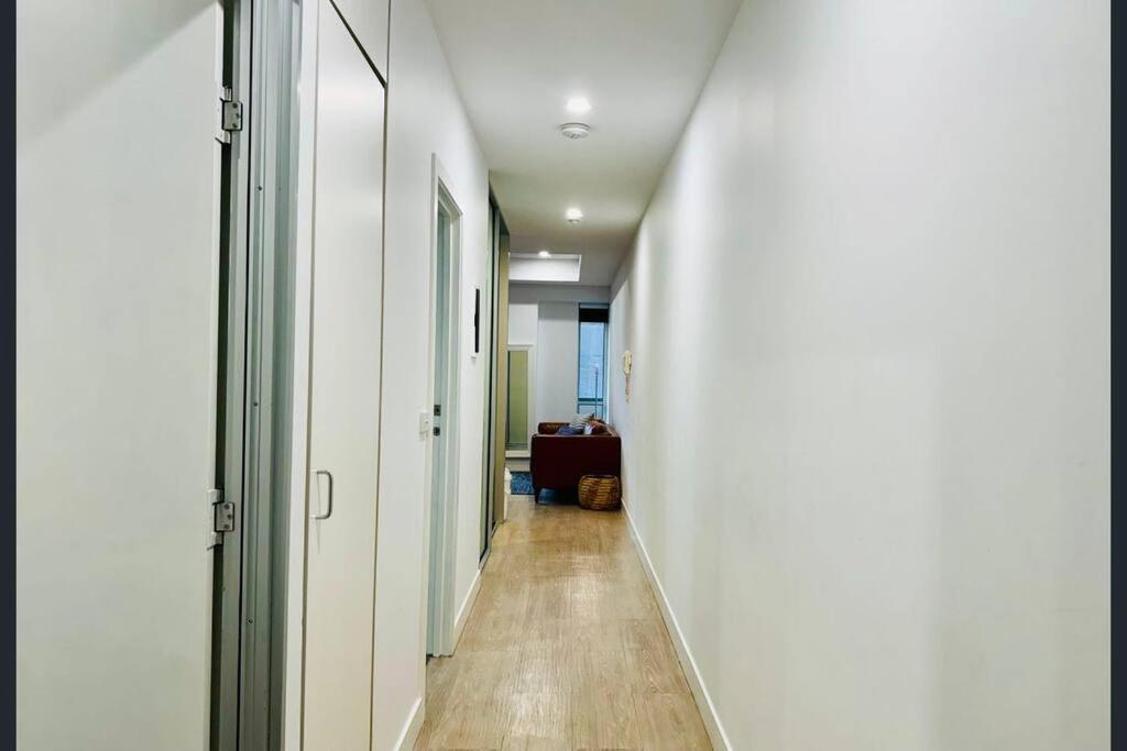 2 Bdr On Collins St, *
